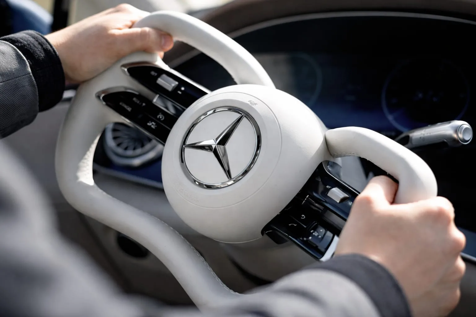 Un proiect de lege din SUA amenință vânzările Mercedes, iar livrările din China au scăzut cu 30%