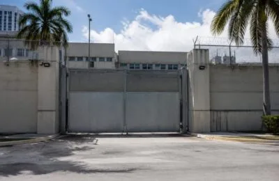 Andrew și Tristan Tate cer eliberarea pe cauțiune la Miami în timp ce contestă extrădarea în Regatul Unit